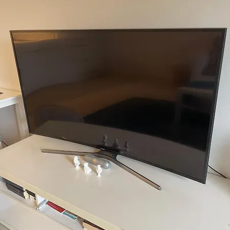 Comfy Modern Design Full With Parking דירה