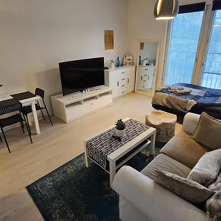 Apartment Comfy Modern Design Full With Parking